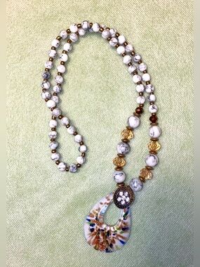 Handcrafted White Howlite & Gold Bead Pendant Necklace. Glass beads